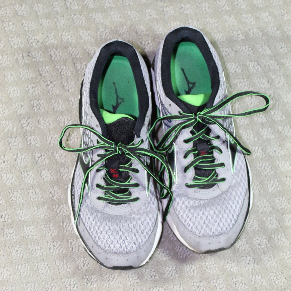 Mizuno SR Torch X10 Size 8 Grey and Green Athletic Shoes